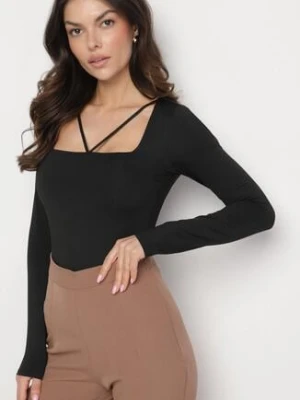 Czarna Bluzka z Wiskozą Kwadratowym Dekoltem i Ozdobnymi Paskami Tatinithia by swan