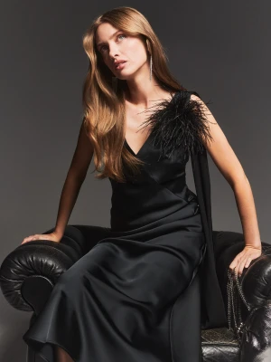 Czarna broszka ze strusimi piórami TARANKO