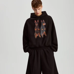 Czarna buza z kapturem i nadrukiem Dobermanów House