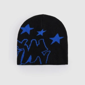 Czarna czapka beanie w niebieskie gwiazdy House