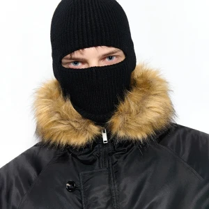 Czarna czapka beanie z funkcją kominiarki House