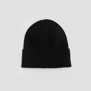 Czarna czapka beanie z podwiniętym dołem House