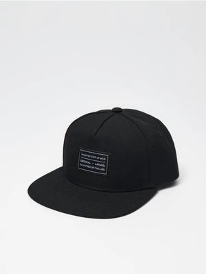 Czarna czapka z daszkiem full cap House