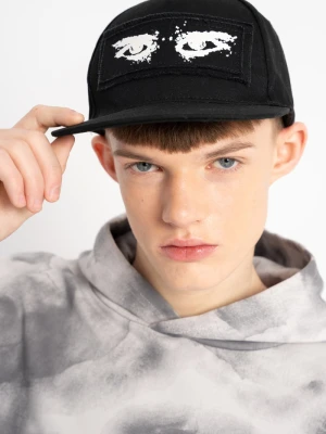 Czarna czapka z daszkiem z naszywką z przodu Reporter