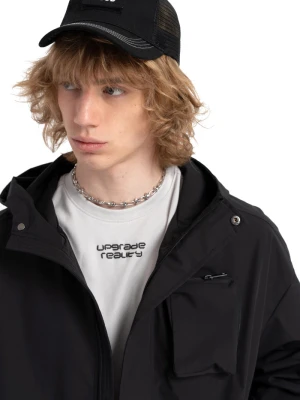 Czarna czapka z daszkiem z odpinanymi hasłami Reporter