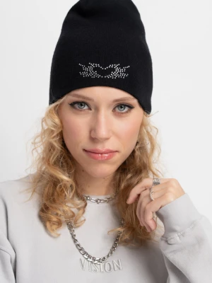 Czarna czapka z minimalistyczną aplikacją z dżetów Reporter