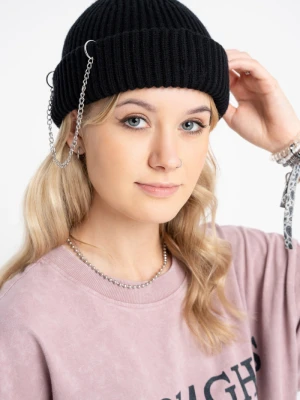 Czarna czapka z ozdobnym łańcuszkiem Reporter