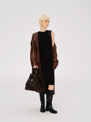 Czarna dopasowana sukienka z ażurowymi wstawkami TARANKO