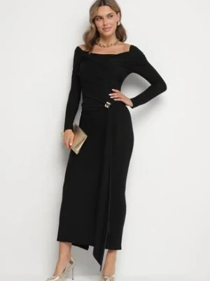 Czarna Dopasowana Sukienka z Ozdobnym Marszczeniem Trenem i Rozcięciem Alutria allyson