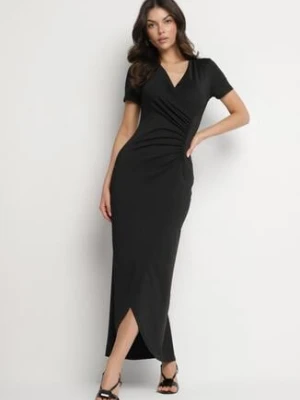 Czarna Dopasowana Sukienka z Wiskozą o Kopertowym Kroju z Marszczeniem Talisia by swan
