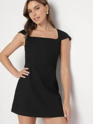 Czarna Elegancka Sukienka z Kwadratowym Dekoltem Melretia retro & icone