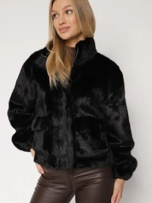 Czarna Futrzana Kurtka Ozdobiona Kieszeniami Vetilina