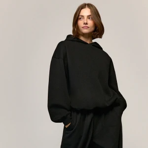 Czarna gładka bluza bombka House