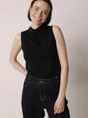 Czarna Gładka Bluzka Bez Rękawów z Półgolfem Nedivra elsa.m by may