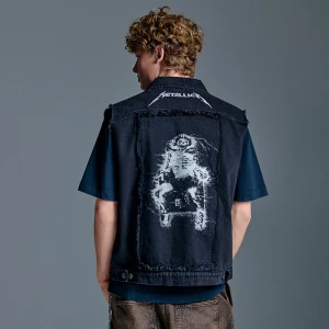 Czarna kamizelka jeansowa z motywami Metallica House