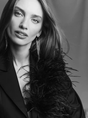 Czarna klasyczna marynarka o dopasowanym kroju TARANKO