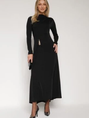 Czarna Koktajlowa Sukienka Ozdobiona Metaliczną Aplikacją i Marszczeniem z Boku Retima