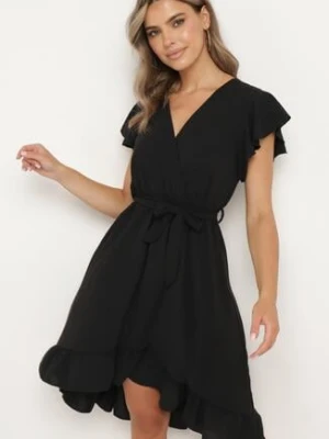 Czarna Kopertowa Sukienka z Asymetrycznym Dołem Ozdobiona Falbanką z Paskiem w Talii Snidia lovery