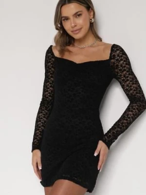 Czarna Koronkowa Sukienka o Dopasowanym Kroju z Kwadratowym Dekoltem Tiwedesa