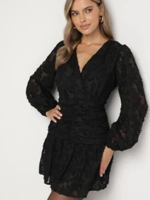 Czarna Koronkowa Sukienka z Kopertowym Dekoltem i Marszczeniami Labisse retro & icone