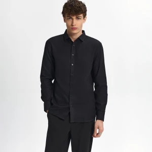 Czarna koszula regular fit z długim rękawem House