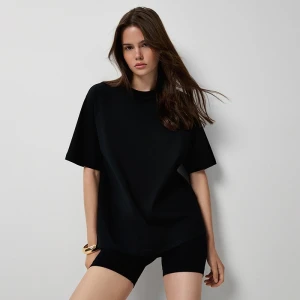 Czarna koszulka basic z okrągłym dekoltem House