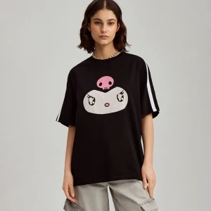 Czarna koszulka oversize z nadrukiem Hello Kitty Kuromi House
