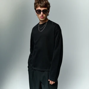 Czarna koszulka z długim rękawem House