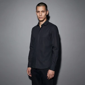 Czarna koszula z długim rękawem House