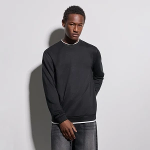 Czarna koszulka z długim rękawem i białyi lamówkami House