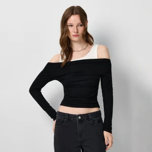 Czarna koszulka z długim rękawem z wszytymi ramiączkami House