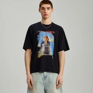 Czarna koszulka z nadrukiem AIWA z przodu House