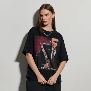 Czarna koszulka z nadrukiem American Psycho House