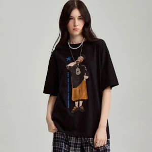 Czarna koszulka z nadrukiem Billie Eilish Hit Me Hard and Soft House