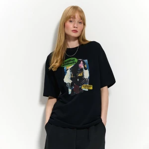 Czarna koszulka z nadrukiem Billie Eilish Hit Me Hard and Soft House