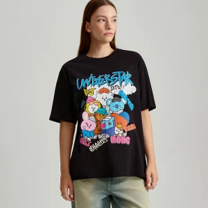 Zdjęcie produktu Czarna koszulka z nadrukiem BT21 Universtar House