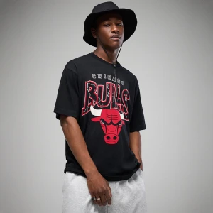 Czarna koszulka z nadrukiem Chicago Bulls House