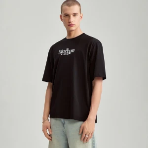 Czarna koszulka z nadrukiem Ford Mustang House