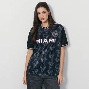 Czarna koszulka z nadrukiem na przodzie i plecach Inter Miami CF House