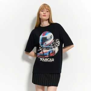 Zdjęcie produktu Czarna koszulka z nadrukiem Nascar House