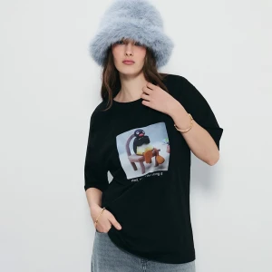 Czarna koszulka z nadrukiem Pingu House