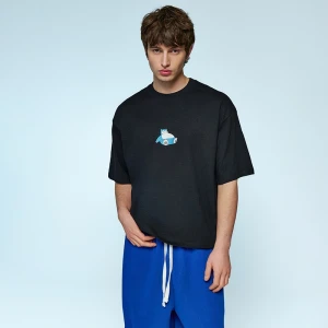 Czarna koszulka z nadrukiem Snorlax House