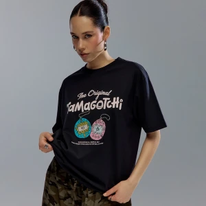 Czarna koszulka z nadrukiem Tamagotchi House