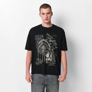 Czarna koszulka z nadrukiem w stylu gothic core House