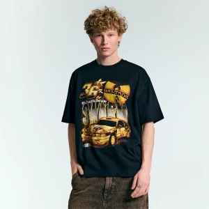 Czarna koszulka z nadrukiem Wu-Tang Clan House