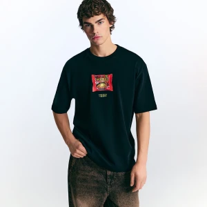 Czarna koszulka z nadrukiem zupki błyskawicznej House