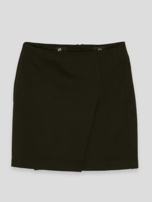 Czarna krótka ołówkowa spódnica