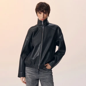 Czarna kurtka bomber z imitacji skóry House