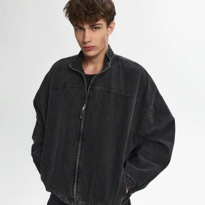 Czarna kurtka jeansowa ze stójką House