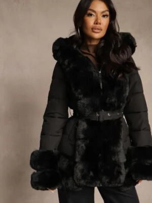 Czarna Kurtka o Taliowanym Kroju z Paskiem Kapturem i Futerkiem Ranalia swest